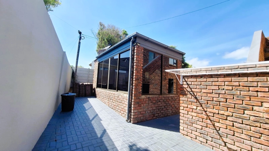 5 Bedroom Property for Sale in Stilbaai Wes Western Cape